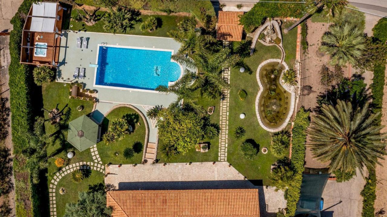 Villa Cutrera 8, Emma Villas Chiaramonte Gulfi Exterior photo